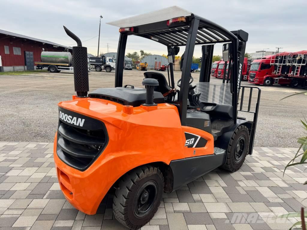 Doosan D 50,  130üó!!! 5t Diesel gaffeltrucks