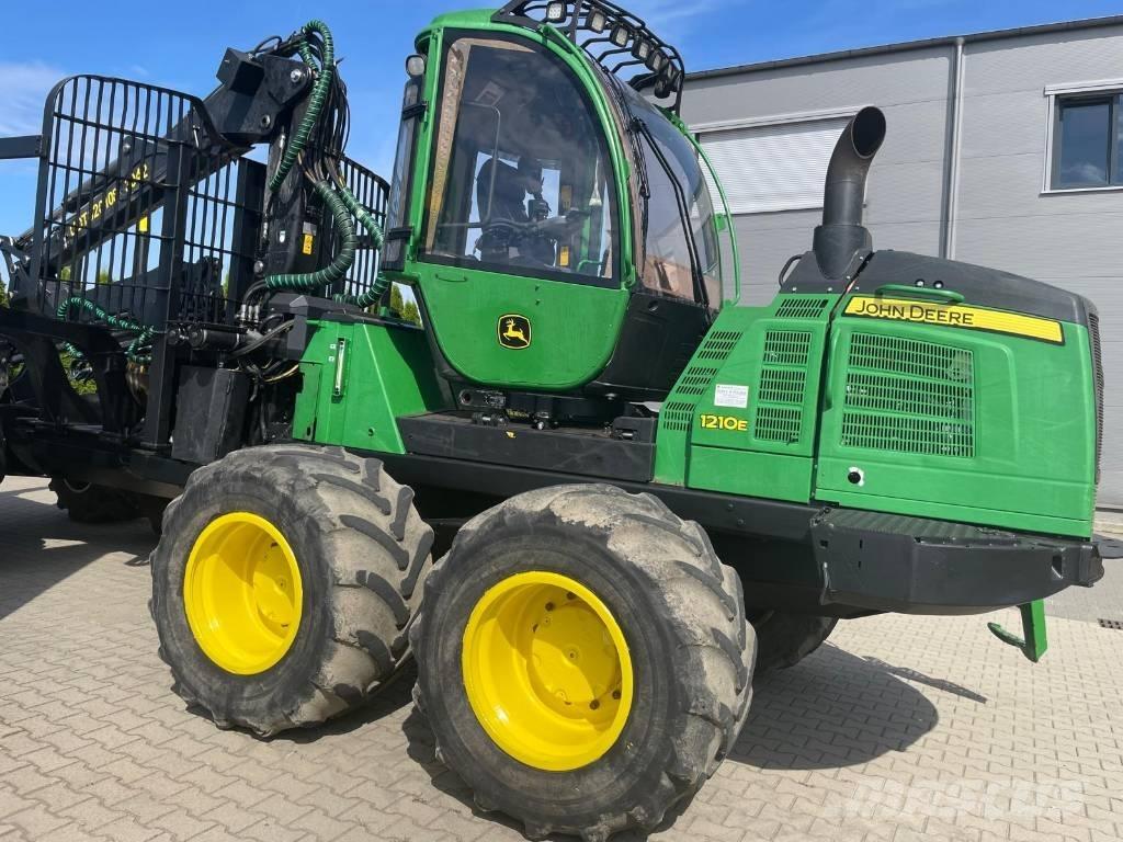 John Deere 1210 E Udkørselsmaskiner