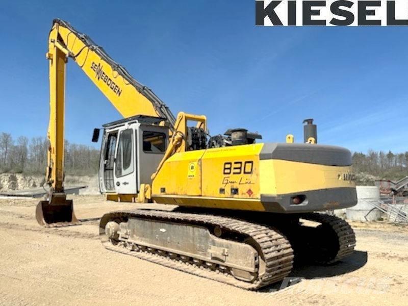 Sennebogen 830 Gravemaskiner med lang gravebom