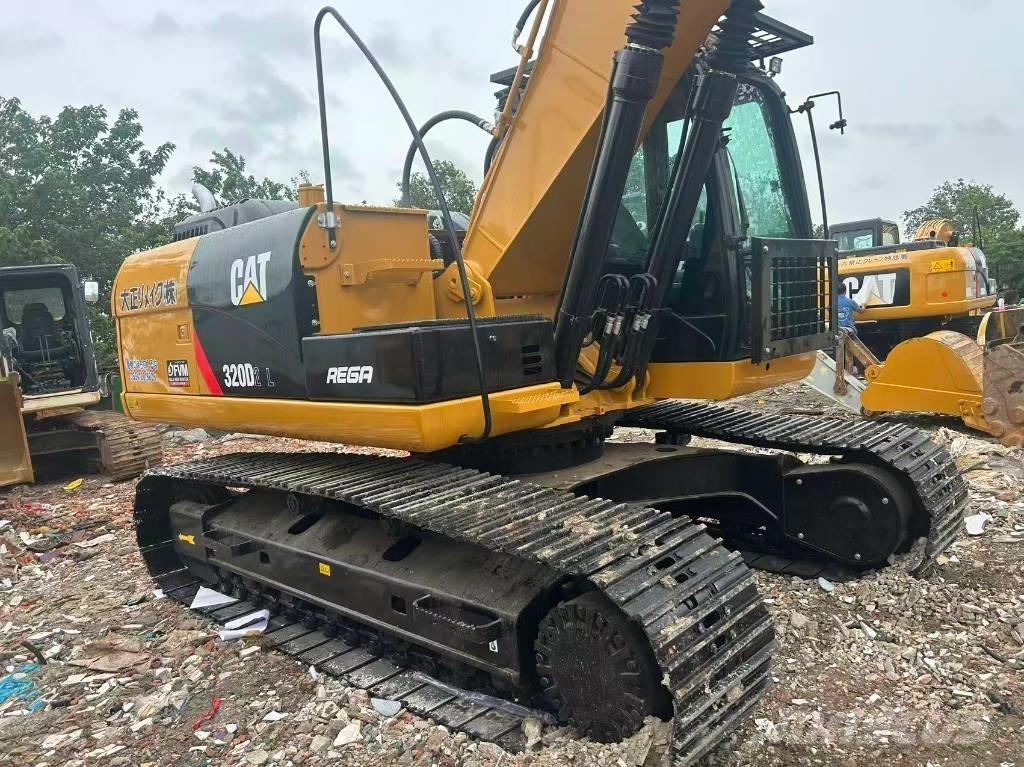 CAT 320D2L Gravemaskiner på larvebånd