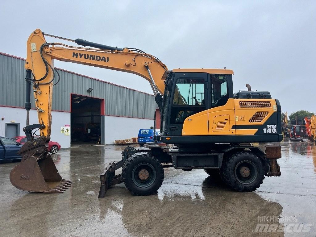 Hyundai HW140 Gravemaskiner på hjul