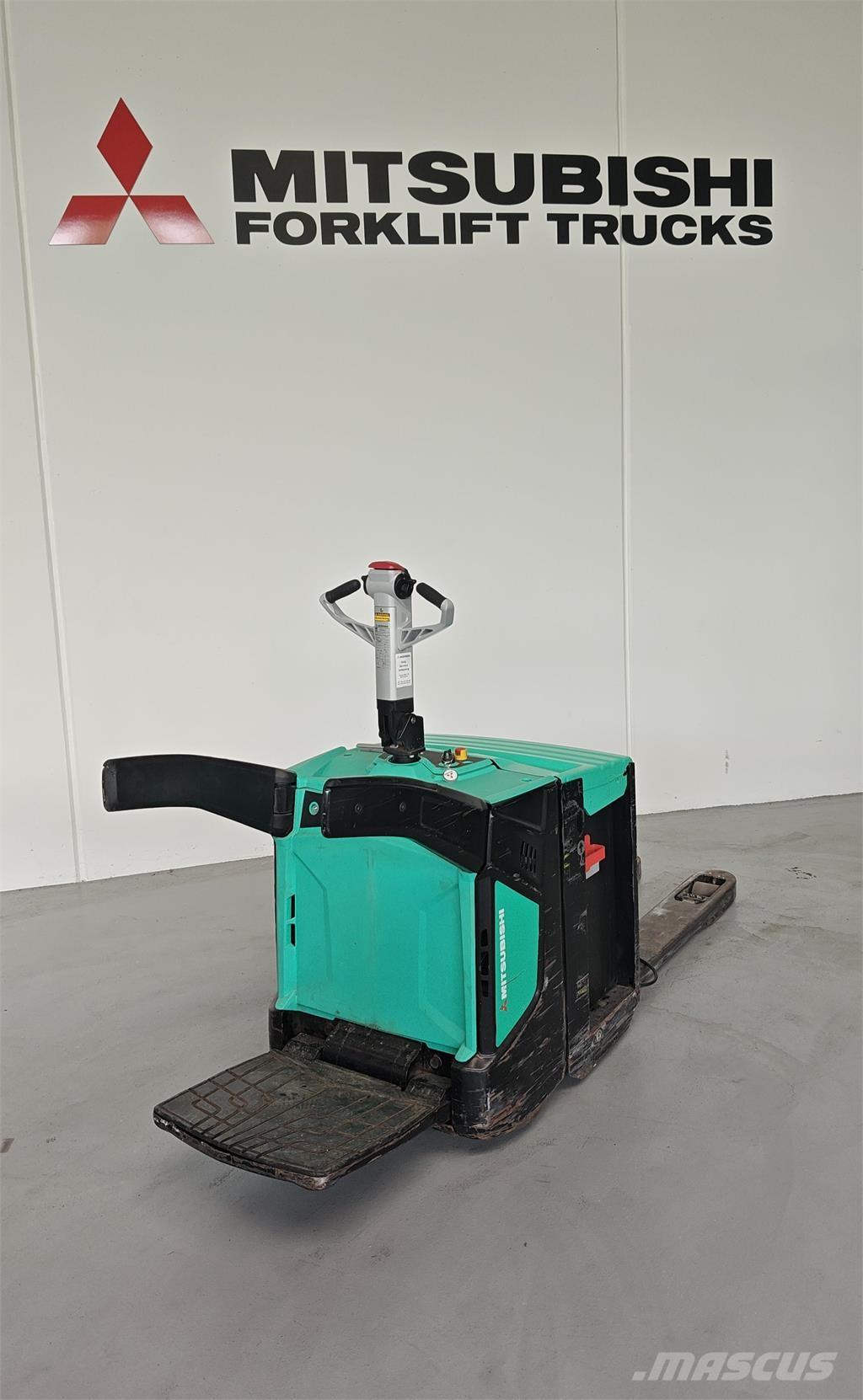 Mitsubishi PBV20N2 Platform truck