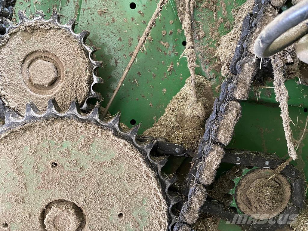 John Deere 568 Rundballe-pressere