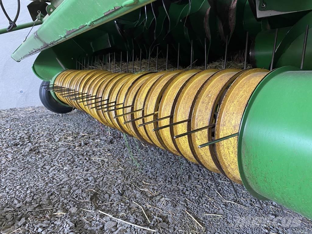 John Deere 568 Rundballe-pressere