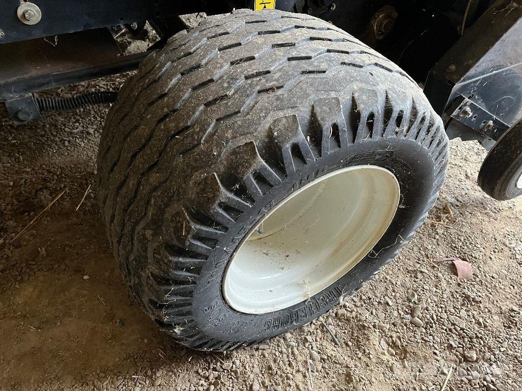 New Holland BR750A Rundballe-pressere