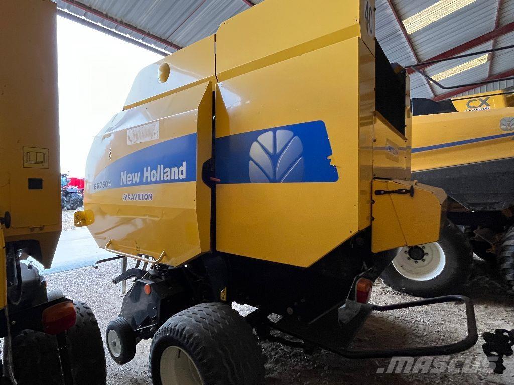 New Holland BR750A Rundballe-pressere