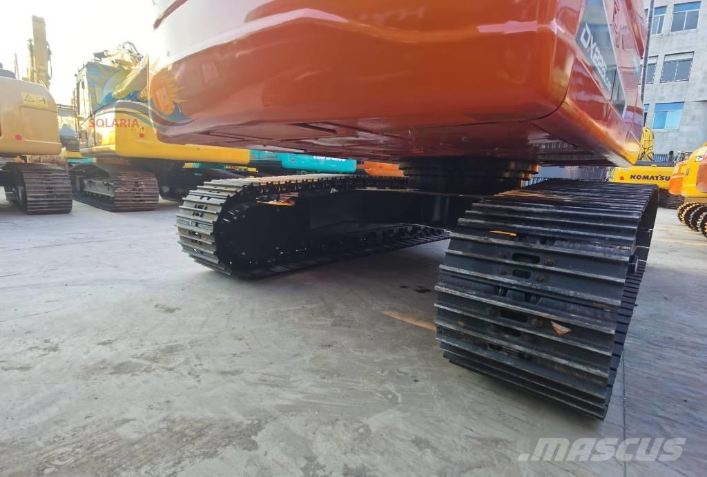 Doosan DX 225 LC Gravemaskiner på larvebånd