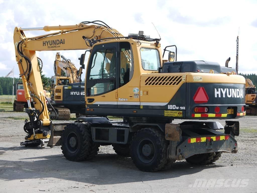 Hyundai R 180 W-9A Gravemaskiner på hjul