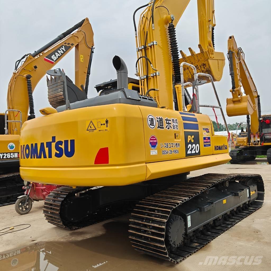 Komatsu 220 Gravemaskiner på larvebånd