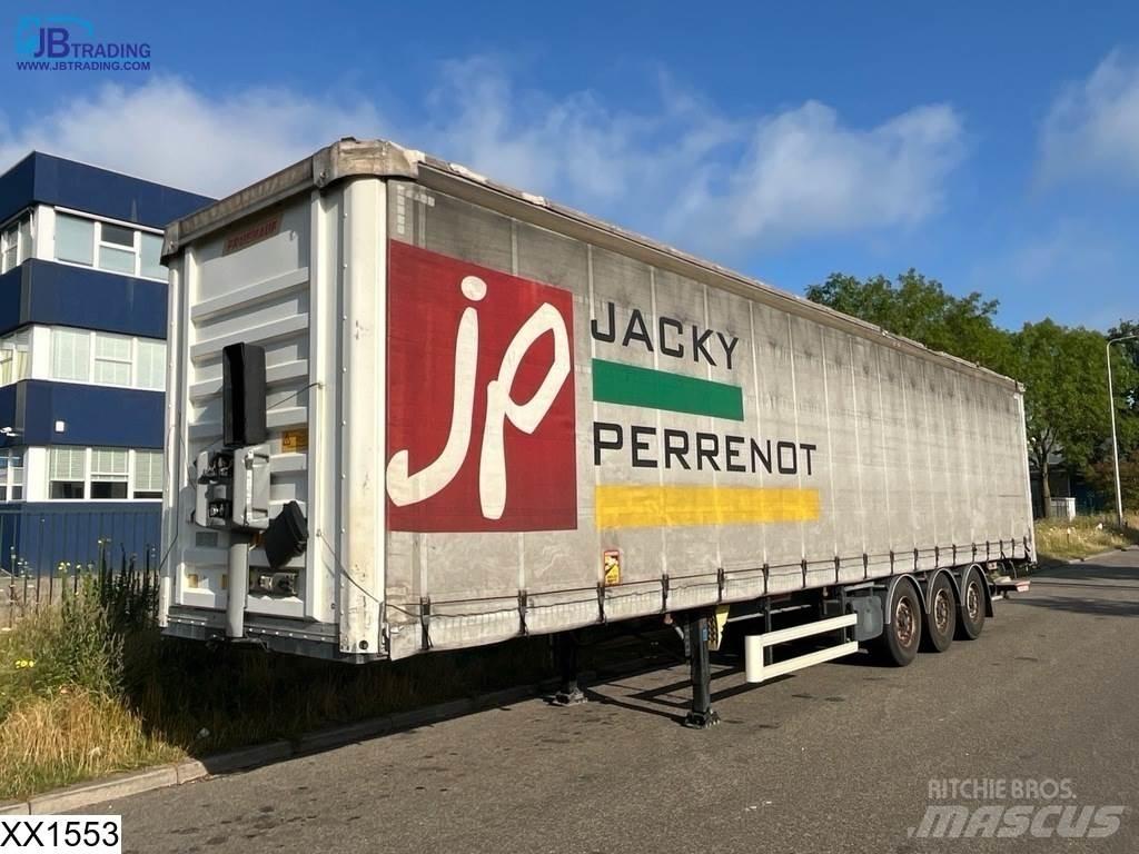 Fruehauf Tautliner Semi-trailer med Gardinsider