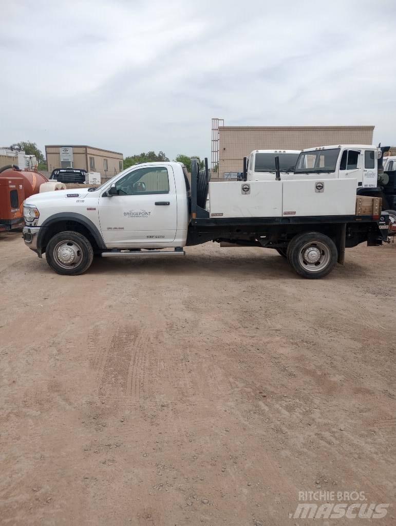 RAM 5500 Lastbil med lad/Flatbed