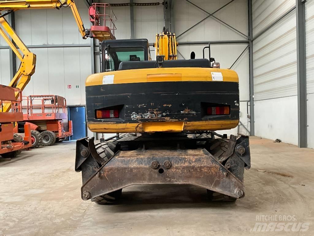 JCB JS 145 W Gravemaskiner på hjul