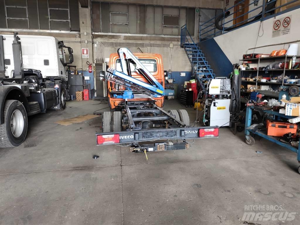 Iveco Daily 35-140 Lastbil med kran