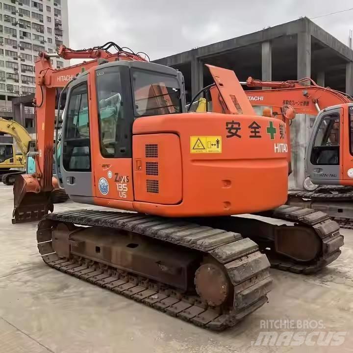 Hitachi ZX135US Gravemaskiner på larvebånd