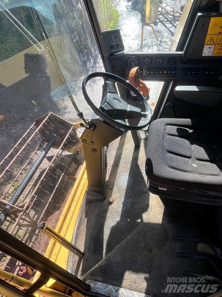 New Holland TC 56 H Mejetærskere