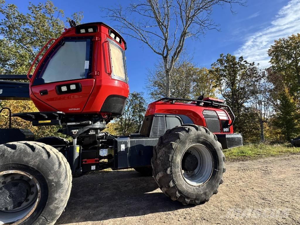 Komatsu 951 Skovningsmaskiner