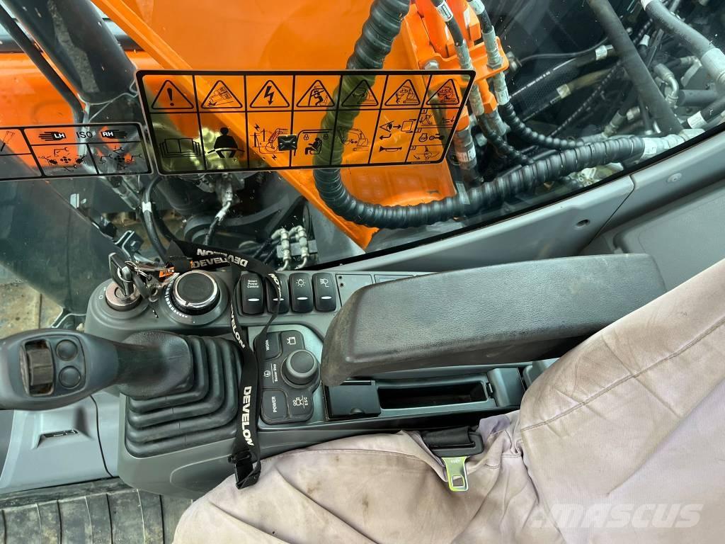 Doosan DX 140 LC Gravemaskiner på larvebånd