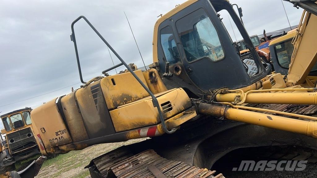 Komatsu PC 240 NLC Chassis og suspension