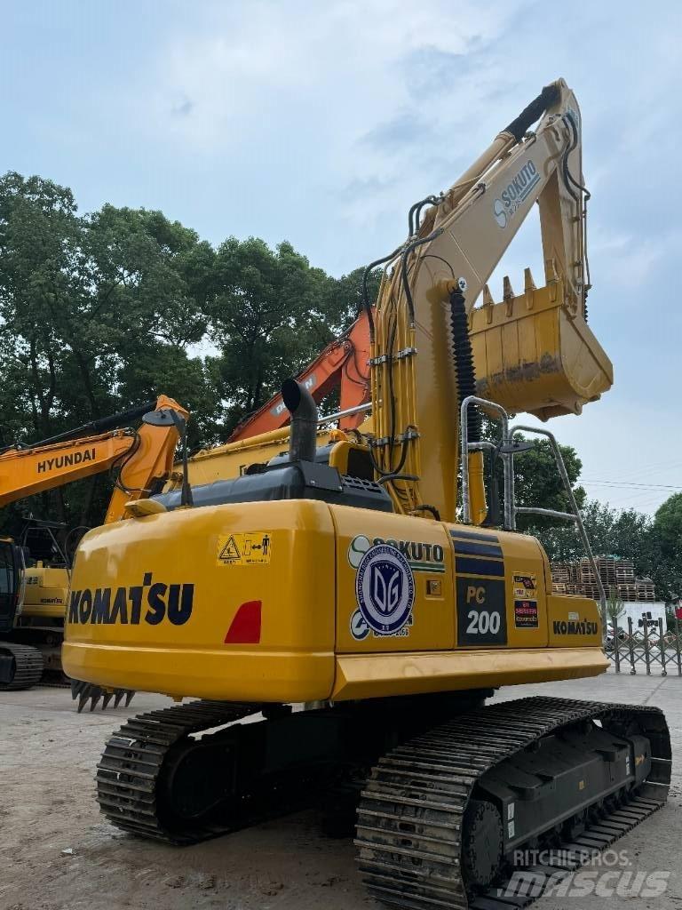 Komatsu PC 200-8 Gravemaskiner på larvebånd
