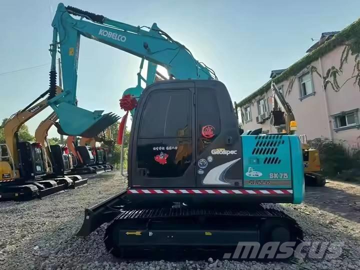 Kobelco SK 75 Gravemaskiner på larvebånd