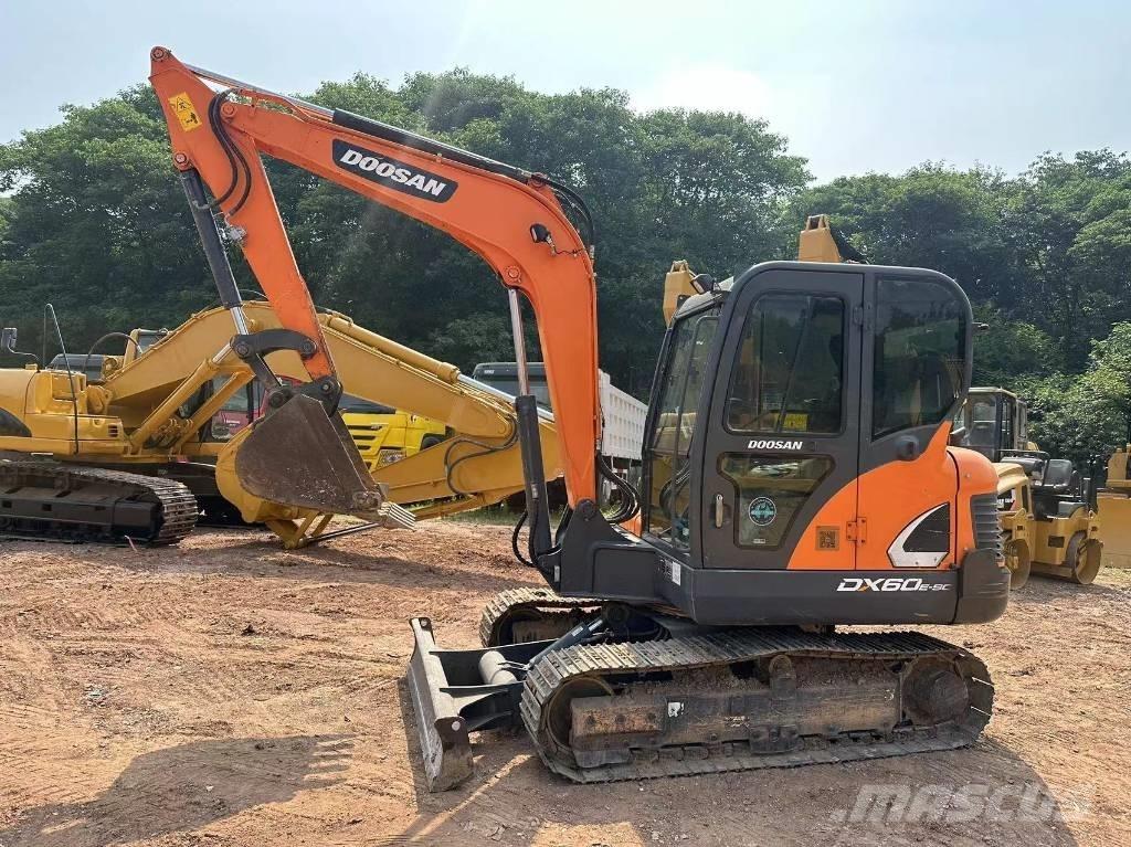 Doosan DX 60 Gravemaskiner på larvebånd