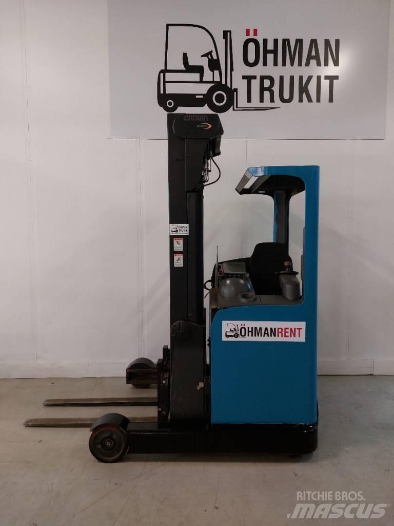 Crown ESR 4500 Reachtruck