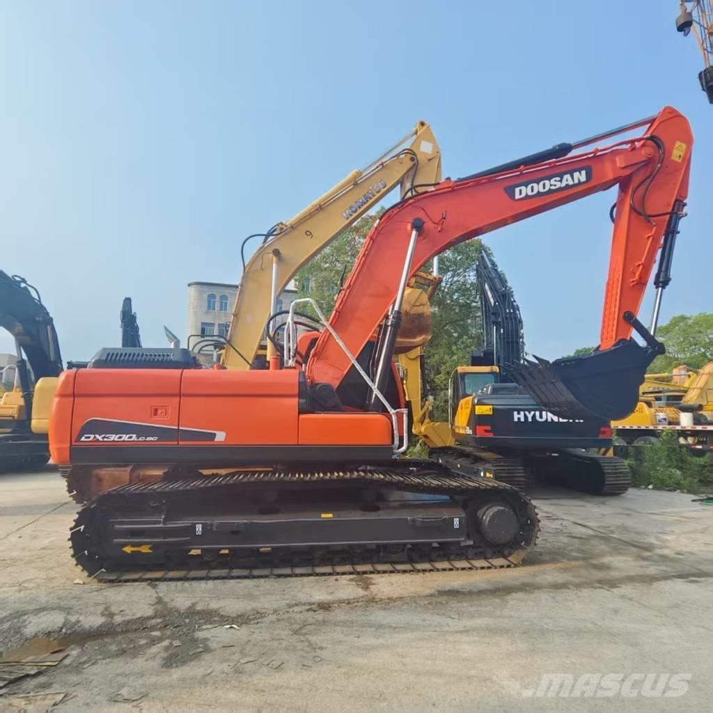 Doosan DX 300 LC Gravemaskiner på larvebånd