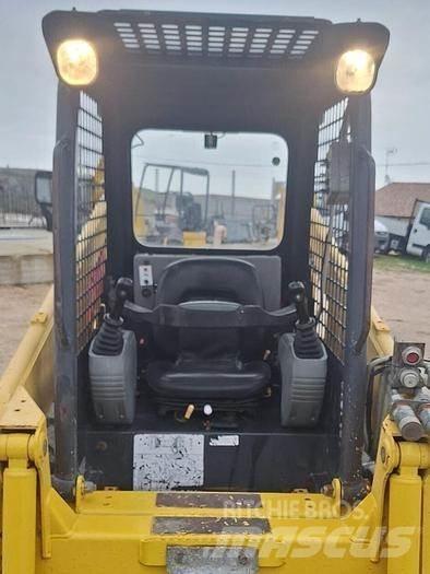 Komatsu SK815 Minilæsser - knækstyret