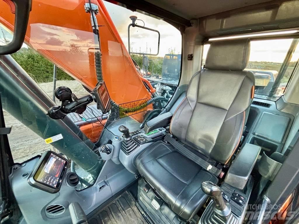 Doosan DX 255 Gravemaskiner på larvebånd