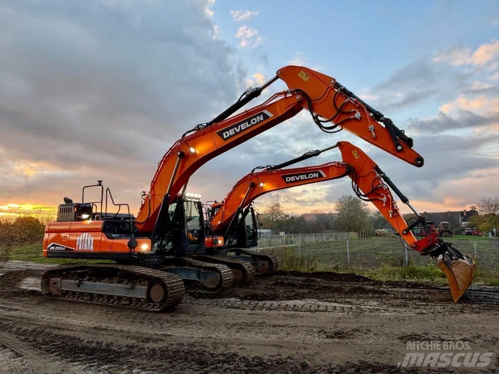 Doosan DX 255 Gravemaskiner på larvebånd