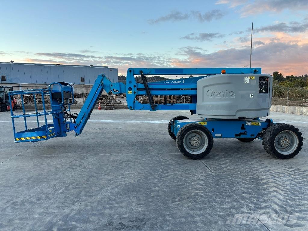 Genie Z 45/25 RT Bomlifte med knækarm