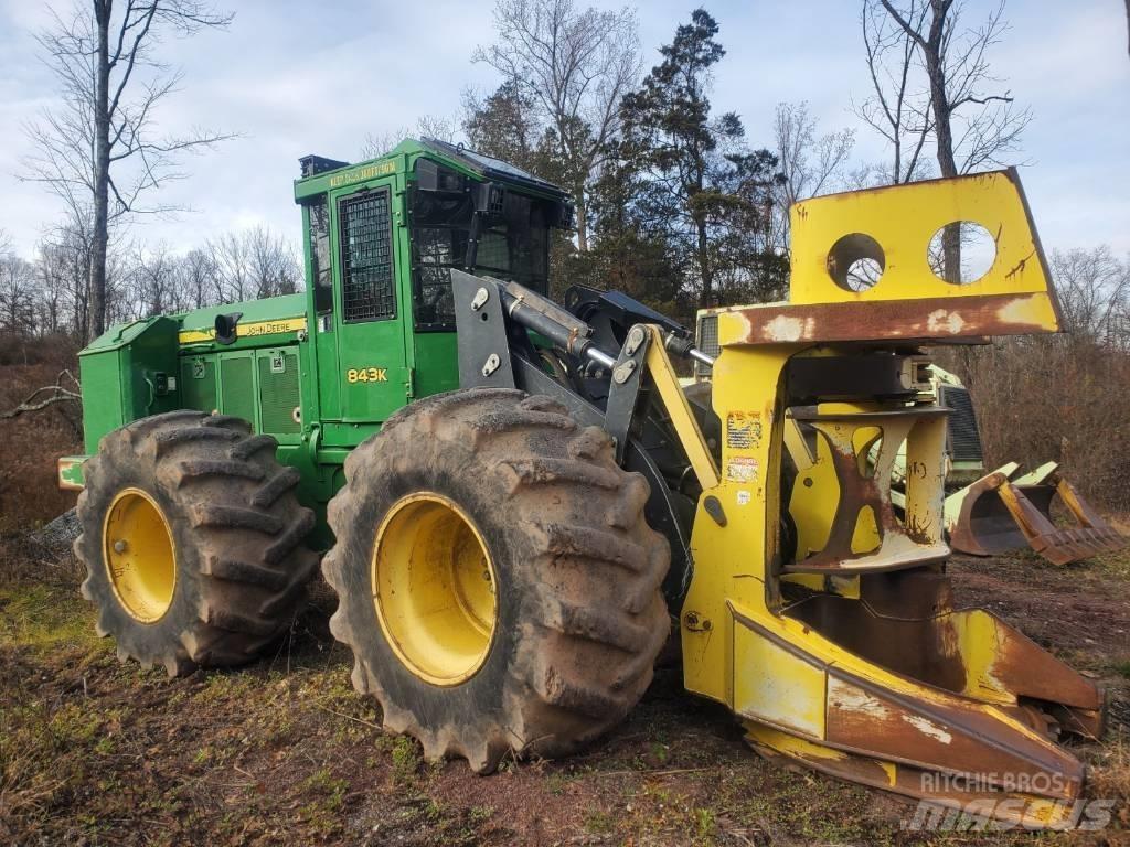 John Deere 843 K Fældebunkelæggere