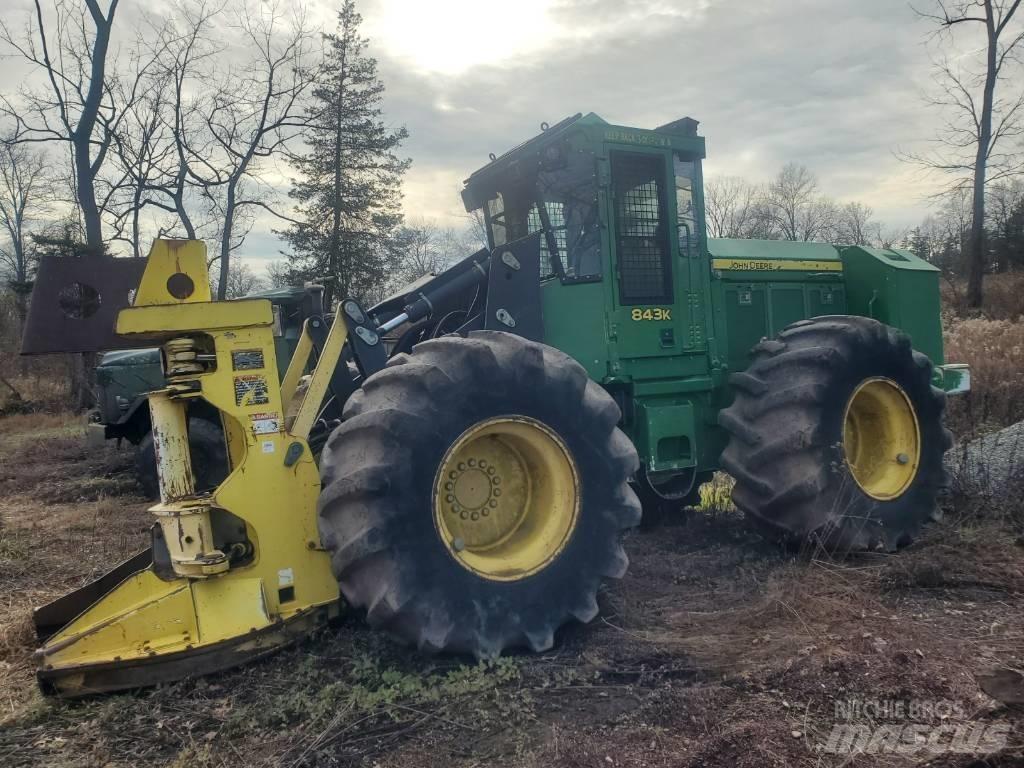 John Deere 843 K Fældebunkelæggere