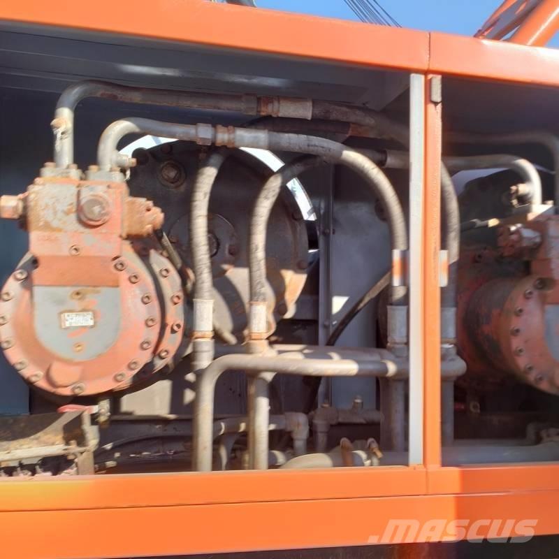 Hitachi KH 150 Kraner på larvebånd