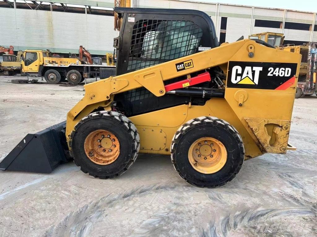 CAT 246 D Minilæsser - skridstyret