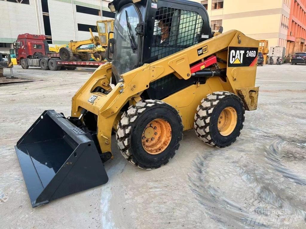 CAT 246 D Minilæsser - skridstyret