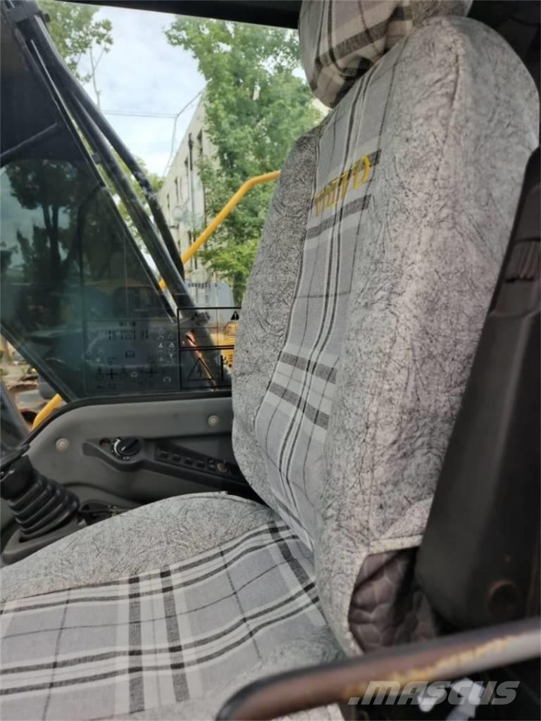 Volvo EC 140 B LC Gravemaskiner på larvebånd