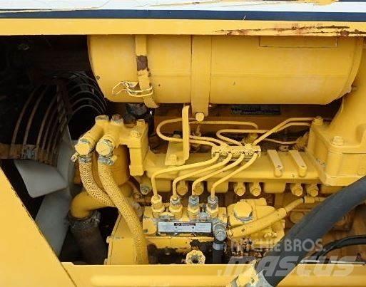 Komatsu D 20 A-6 Bulldozer på larvebånd