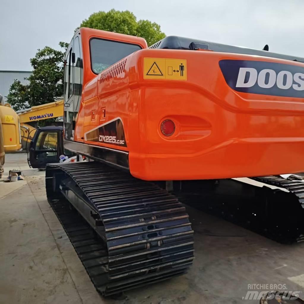 Doosan DX 225 Gravemaskiner på larvebånd