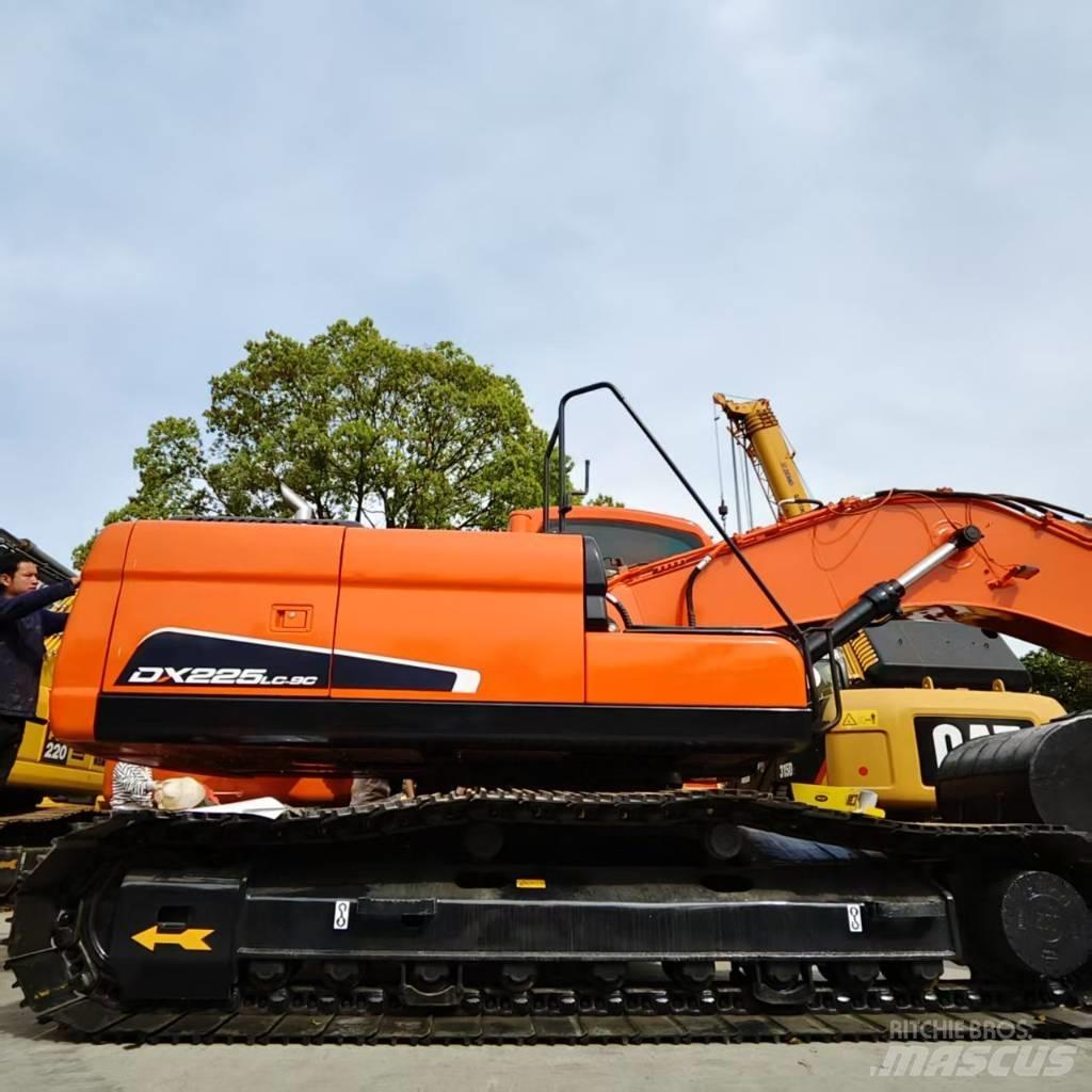 Doosan DX 225 Gravemaskiner på larvebånd