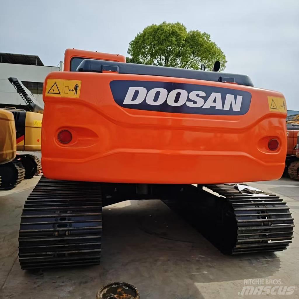 Doosan DX 225 Gravemaskiner på larvebånd