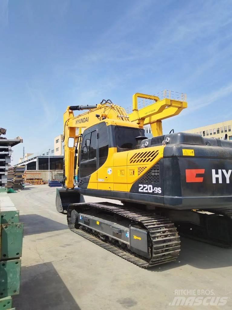 Hyundai R220LC-9S Gravemaskiner på larvebånd