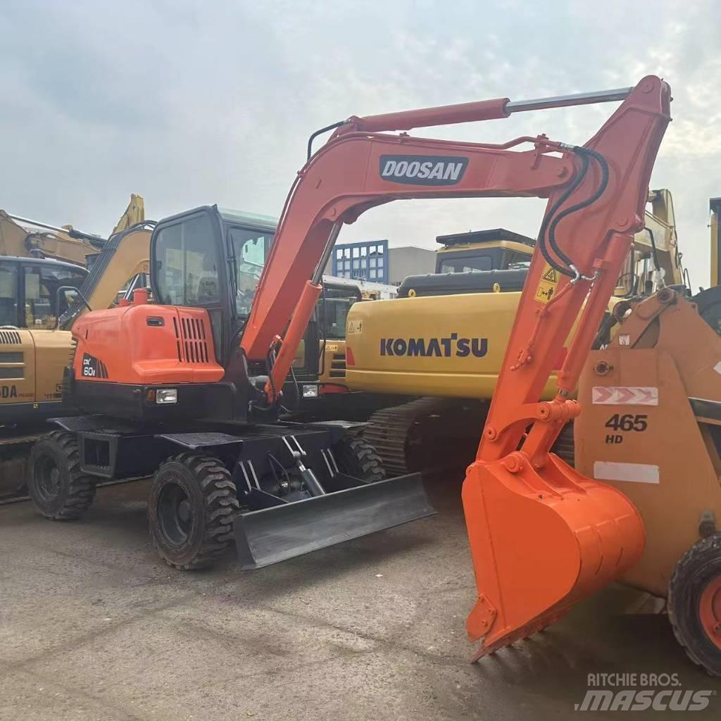 Doosan DX60W Gravemaskiner på hjul