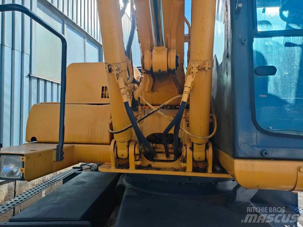 Komatsu PW 130ES-6K Gravemaskiner på hjul