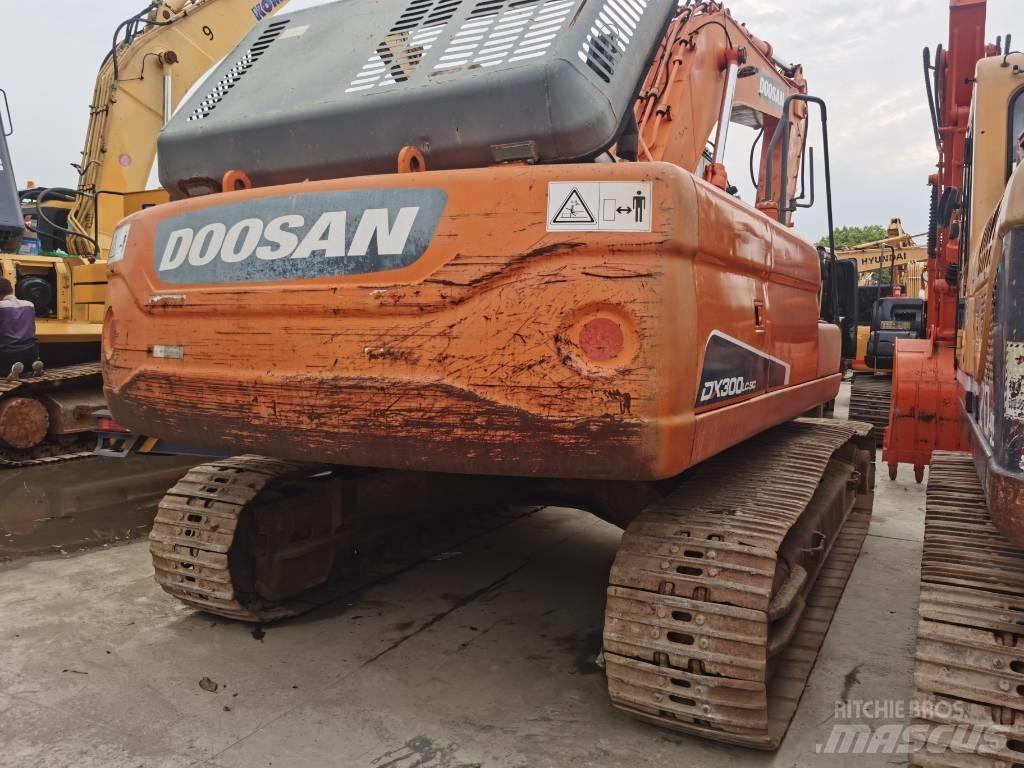 Doosan DX 300 LC Gravemaskiner på larvebånd