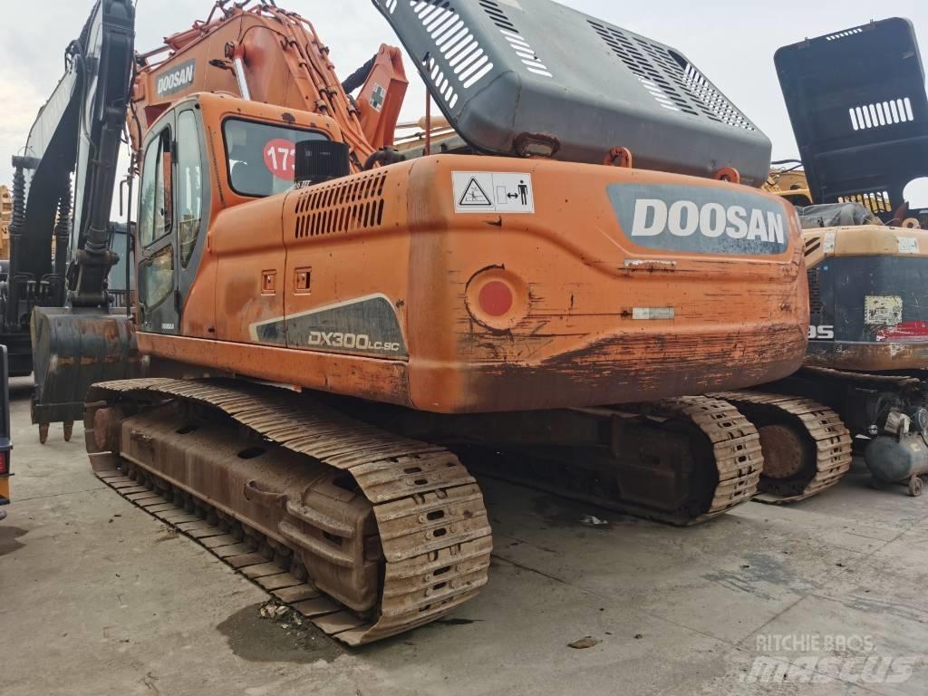Doosan DX 300 LC Gravemaskiner på larvebånd