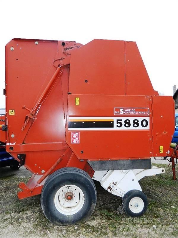 New Holland 5880 Rundballe-pressere
