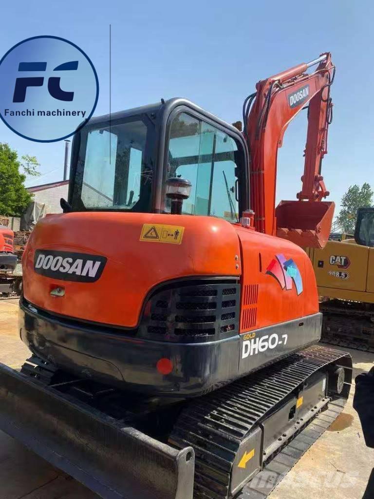 Doosan DH 60-7 Gravemaskiner på larvebånd