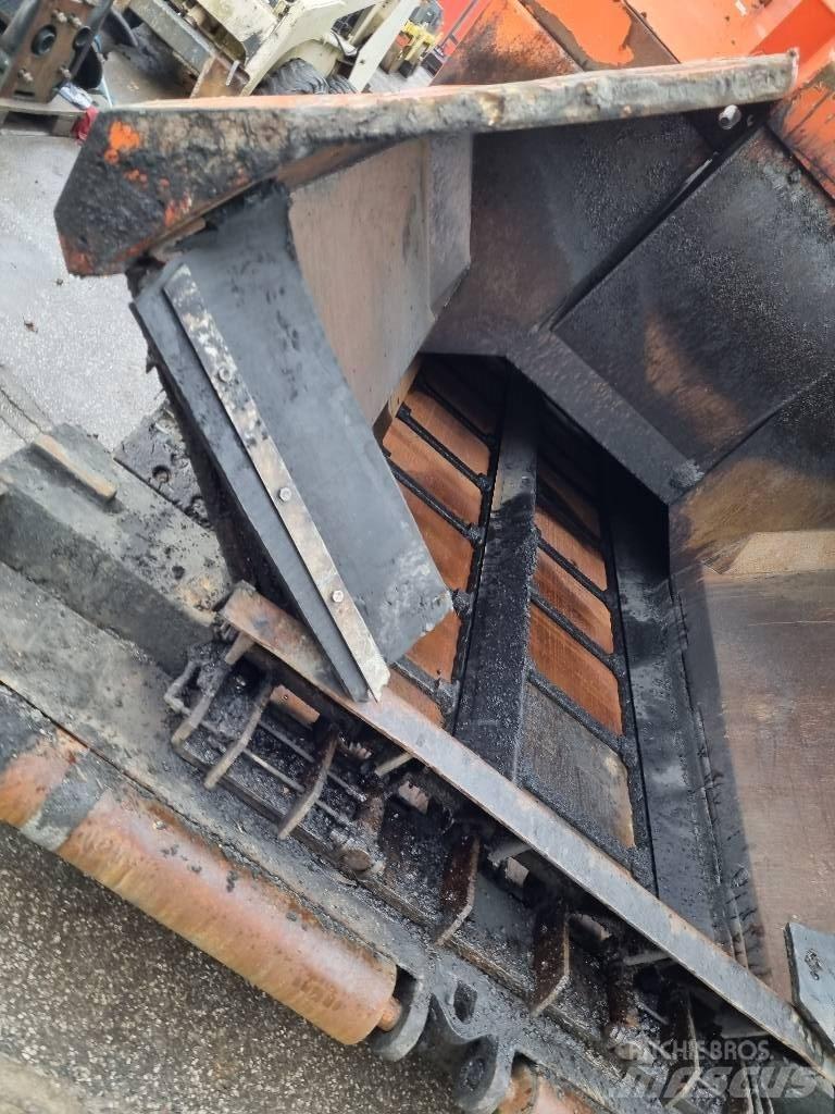 ABG Titan 8820 Asfaltudlæggere