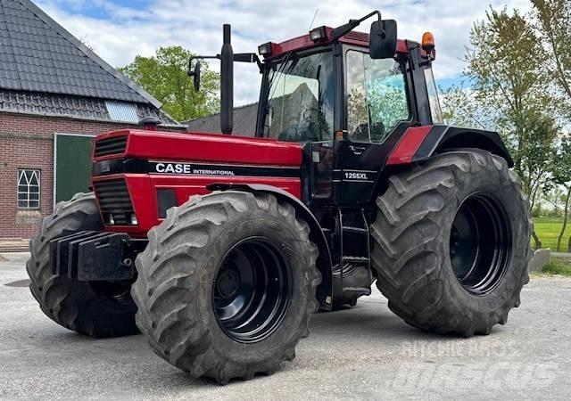 Case IH 1255 XL Traktorer